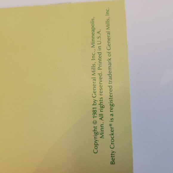 Vintage 1981 Betty Crocker Recipe Card Library In Yellow Box - Picture 5 of 8